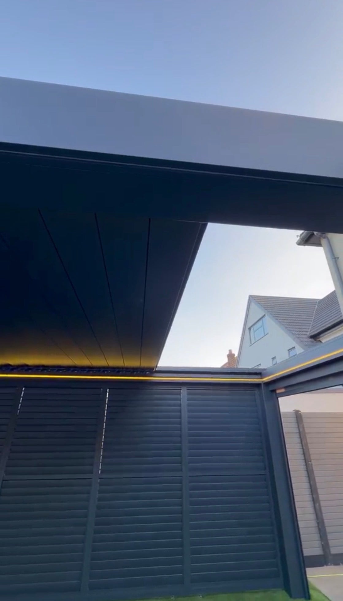PergoTec M6 PRO Skyline  Aluminium Pergola Motorised Roof LED Lights