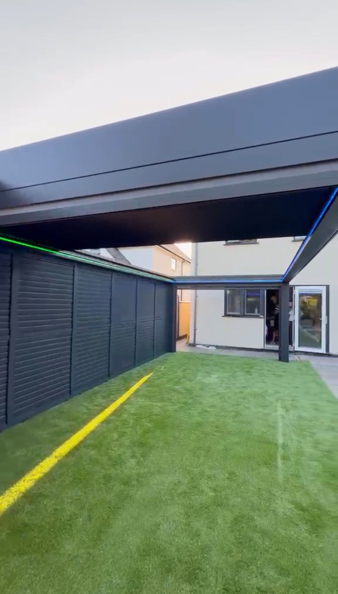 PergoTec M6 PRO Skyline  Aluminium Pergola Motorised Roof LED Lights